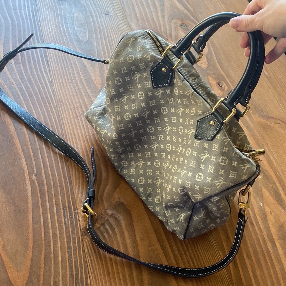 Louis Vuitton cross body bag